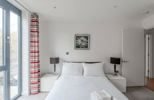 Modern, fully furnished apartment with ensuite, private balcony and elevator in Notting Hill - Foto 41