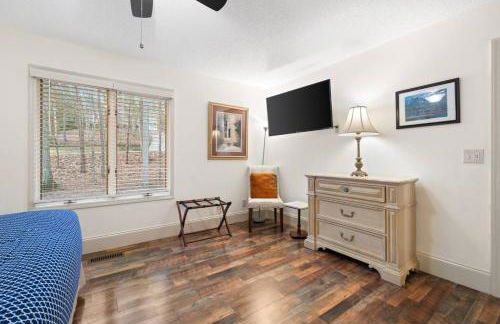 Hickory Hills - Ultimate Asheville Getaway, Hot Tub and Gas Grill! - Foto 4