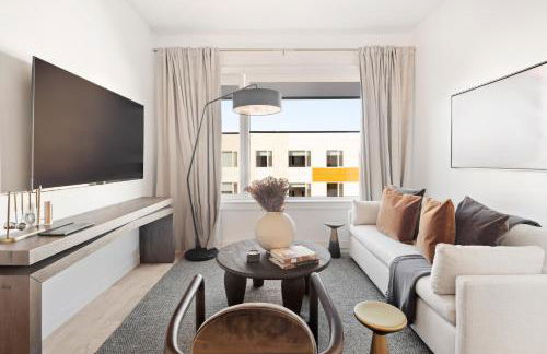 Hyatus Luxury Residences Boston Everett Premier Collection - Photo 1