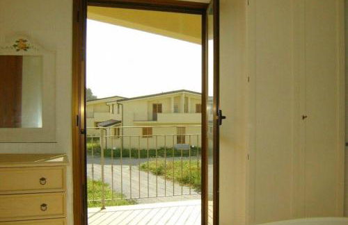 Caulonia, 2 bed 1st Floor Apartment Close To Beach - Foto 9