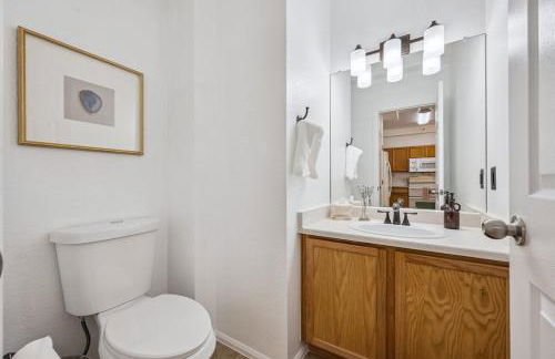 3BR Modern Retreat, Close to DIA & Downtown Denver - Foto 3