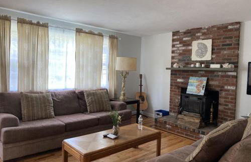 A Cozy Cape house steps to Restaurants & Beaches ~1.4 miles down scenic roads - Foto 6