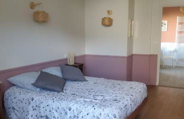 Le Cabinet-Charmante maison avec terrain - Foto 2