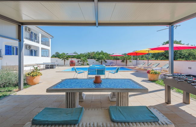 Family home with hydromassage pool & fun activities - Foto 12