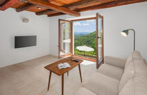 2 Bedroom Beautiful Home In Oprtalj - Foto 3