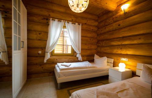 Luxus-Ferienhaus Blockhaus Chalet Nr 2 Toplage am Feldberg mit Sauna, Outdoor-Hottub, Kamin auf 1300m üM - Foto 24