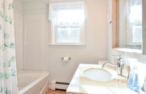 Huge Deck Outdoor Shower Dog Friendly - Photo 17