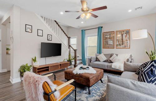 Beautifully Renovated 6BR 2BA 2 Blocks to Beach - Foto 4