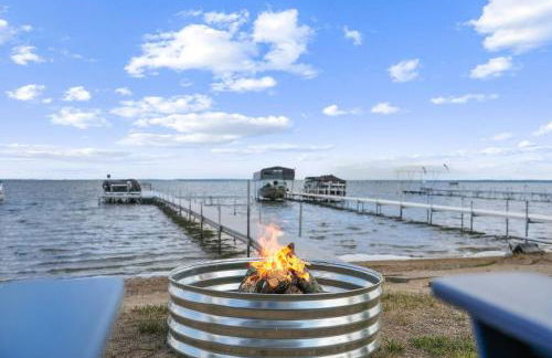 Sauna, Game Room, and Beach Front on Houghton Lake - Foto 73