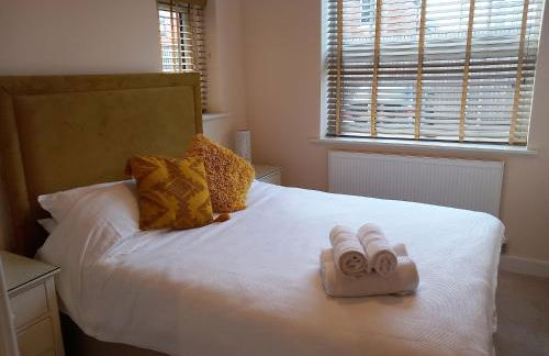 Modern large 2 Bed whole apartment - Free parking - Ground floor - Central Beeston - Foto 7