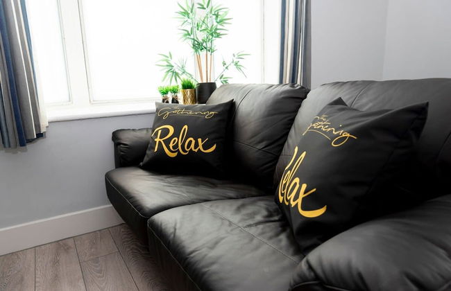 The Lower Gathering - Wrexham Town Centre - Sleeps Up To 10 - Photo 35