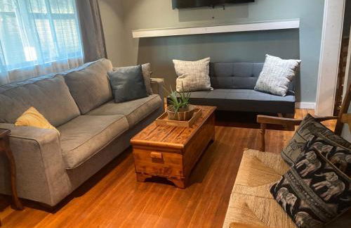 New Leeds listing Near Graces diner and Hudson! - Foto 15