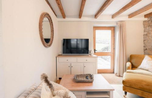 Mycock Cottage - Photo 12