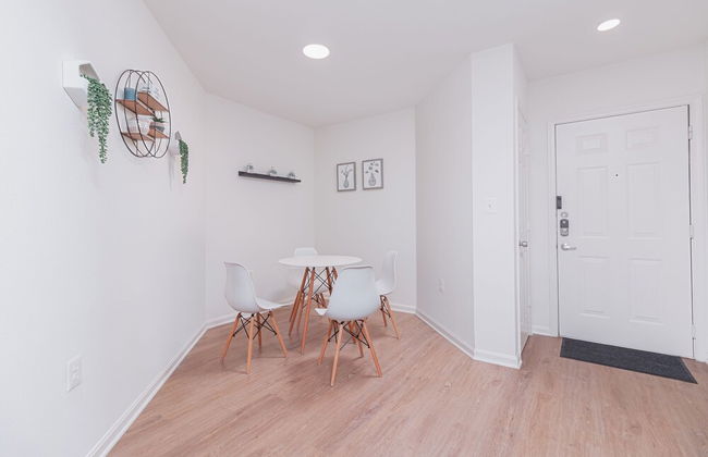 VA - Avalon - Apt 302 - Photo 7