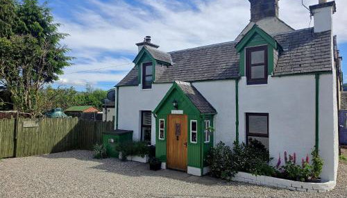 Loch Ness village cottage for 2 with free parking & pets welcome - Foto 1