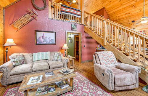 Cozy Couples Getaway with Hot Tub Fox Ridge Cabin - Foto 9