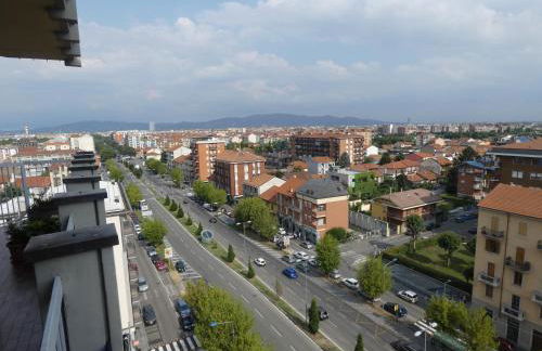 Metro Apartment - Photo 19