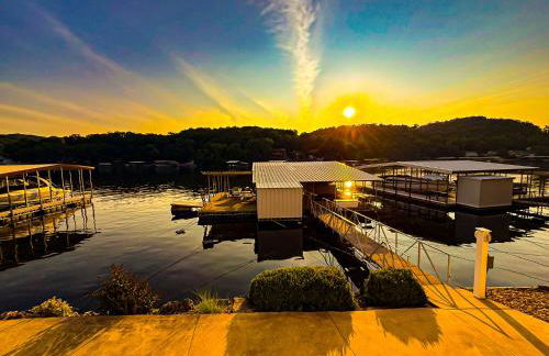 Lakefront-4BD3BA-Sleeps 12PP - Photo 21