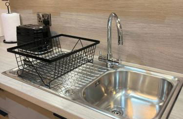 Perfect 1 Bed Apartment - Central with Parking, WiFi, TV, Desk - Foto 19