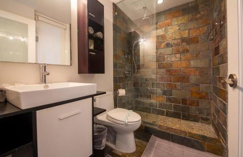 Fascinating Luxe Two-Level Villa BY THE GLAMHOMES - Foto 22