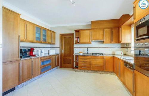 Villa Mikael - Free Wi-Fi - Aircon - Private Pool by bedzy - Foto 6