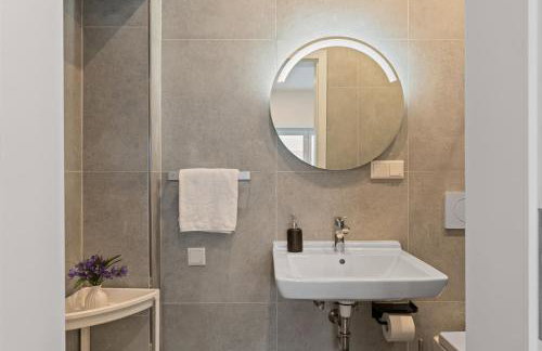 Family and Friends Worms - Photo 13