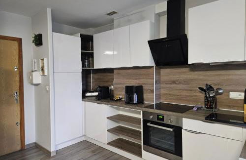 Idéal long séjour, Souvenirs de Provence,T2 classé, vue sur les montagnes, toutes commodités! - Foto 8