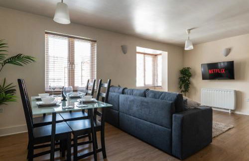 Spacious 2BR Flat - 2 Free Parking Spaces - Near LGW Airport - Foto 5