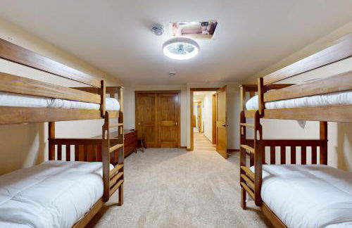 Lakeside Lodge - Photo 33