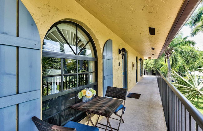 Le Monaco - Romantic 1 BR Condo Steps from 5th Ave S. Chic Coastal Retreat with King Bed and Beach Access. Perfect Location for Couples Near Dining, Shopping, and Naples Beach - Foto 21