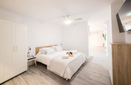 Moonkey - Apartamento mediterráneo con jacuzzi y luz natural - Photo 2