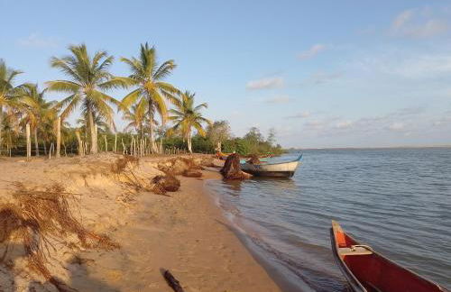 CHALE PERTO DA PRAIA COM DUAS SUITES E VARANDAO - Photo 38