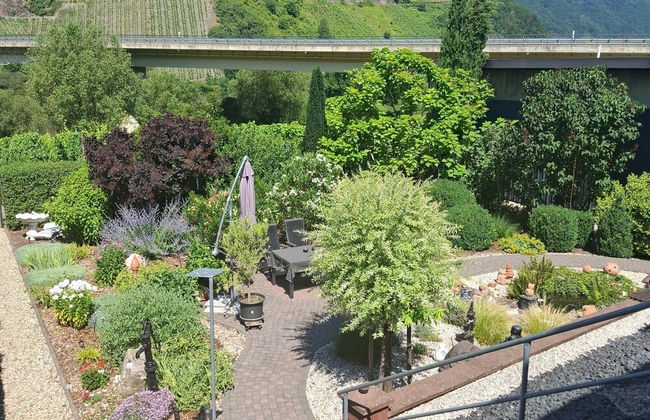 Garden Retreat With Pond View - Photo 26