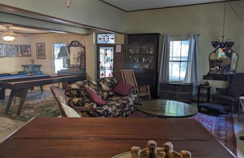 1870s Stained Glass Nostalgia - Foto 35