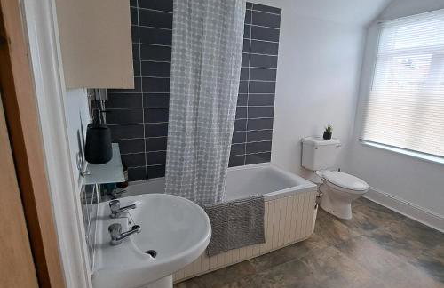 Huge 4 bed in the heart of Kettering - Foto 23