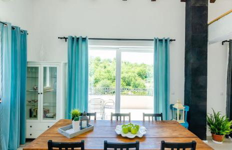 Villa Majkovica - 4 Bedroom Villa with Private Pool & En-Suite Bathrooms & Parking - Photo 15