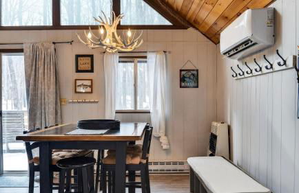 Evergreen Lodge by AvantStay Poconos Lake Cabin Fireplace Large Deck Near Jack Frost Kalahari - Foto 13