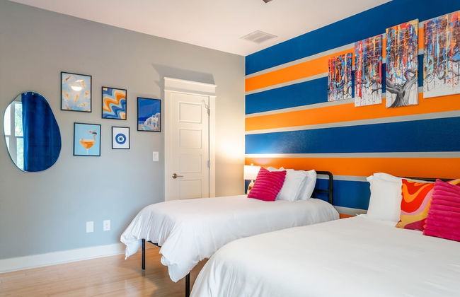 Upstay - East Austin Home w Yard Games Fire Pit - Photo 11