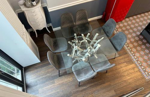 Unique Luxury Home in the heart of London. Air conditioned with private garden - Photo 26