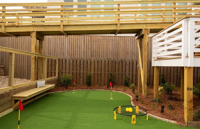 Ocean's Eye by Avantstay Beach Front Home w/ Roof Top, Pool & Putting Green! - Foto 32