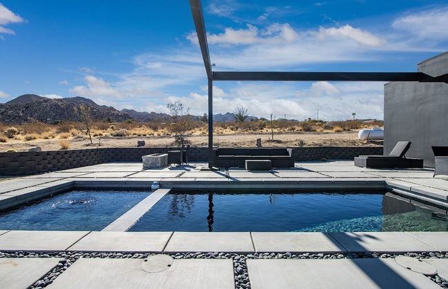 Luxe Modern Escape w Pool Hot Tub Firepit Desert View Lassen by Avantstay - Photo 6