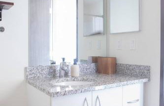 Luxury Penthouse Apt Near Brady St with Balcony and Lake View - Foto 12