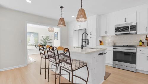 NEW! The White House, with 2 King Ensuites close to Parris Island and Downtown - Foto 3