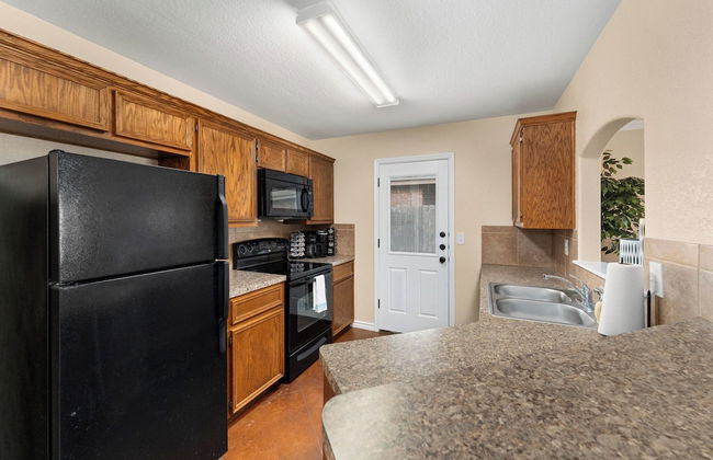 Spacious 3BR Home in Amazing Location - Photo 30