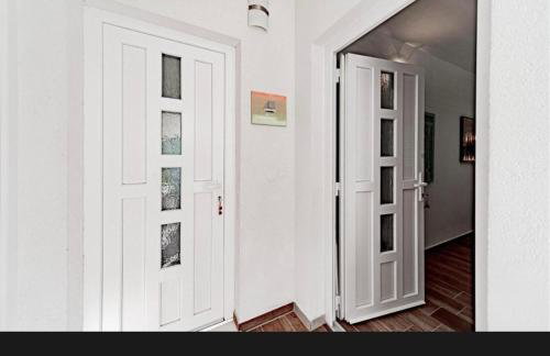 Koko's home - Photo 9