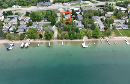 The Lily Pad on Benzie Blvd - Super Cute! - Foto 6