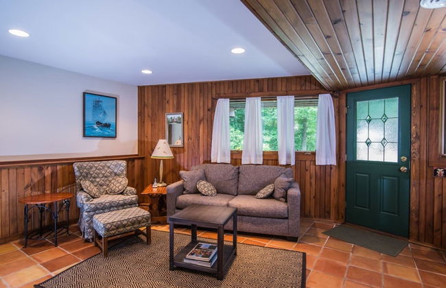 Cottage in the Woods - Photo 20