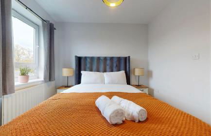 2 Bedroom House Near City Centre with Parking - Foto 9