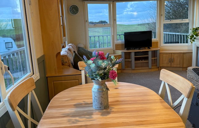 Captivating 2-bed Static Caravan in Holyhead - Foto 30