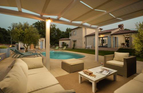 Private 9000qm Estate Villa with Pool and Yacuzzi and Sauna absolute Privacy near Fazana - Foto 3